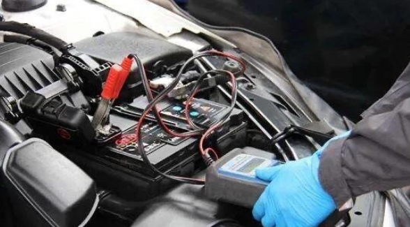 32萬(wàn)公里對(duì)比測(cè)試！燃油車VS電動(dòng)車，開(kāi)哪種車更省錢？