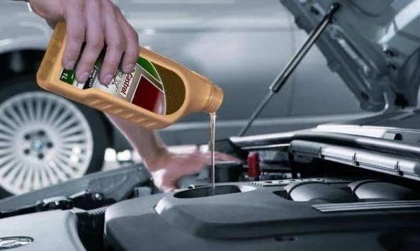 32萬(wàn)公里對(duì)比測(cè)試！燃油車VS電動(dòng)車，開(kāi)哪種車更省錢？