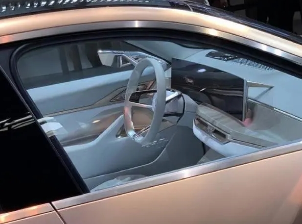 與特斯拉“狗斗”，寶馬i4中國首發(fā)，車迷們欲罷不能