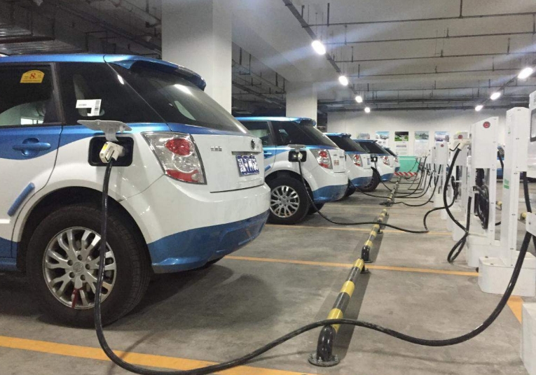 濟南停車計費縮至半小時純電動汽車享2小時免費