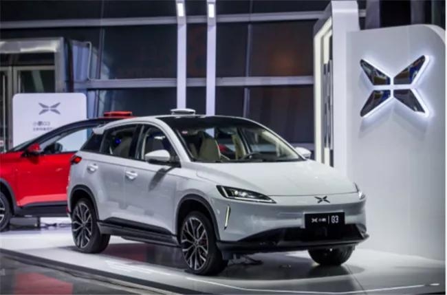 新能源汽車硝煙彌漫：傳統車企強勢抗衡造車新勢力