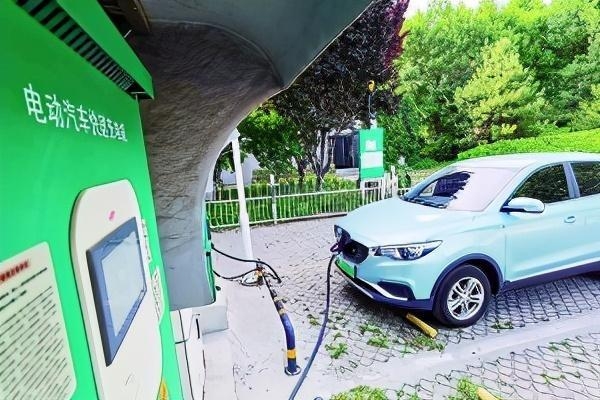 新能源汽車應(yīng)用示范區(qū)跑出加速度