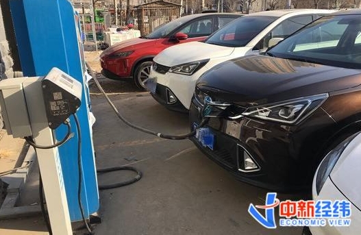 年內(nèi)多地推新能源汽車消費(fèi)新政：買車、充電送補(bǔ)貼