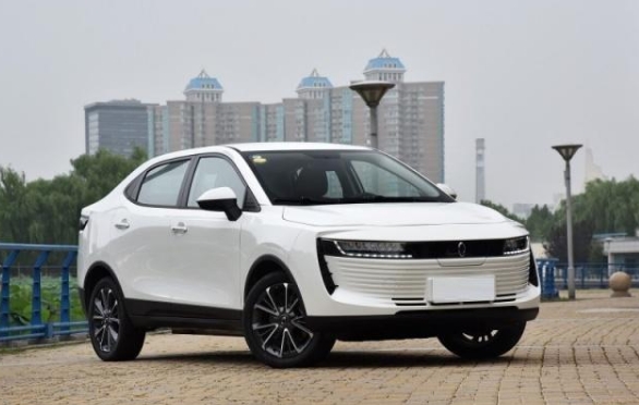 終于有一輛靠譜的國產(chǎn)純電動汽車了，續(xù)航超400KM