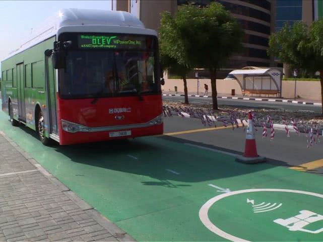 迪拜成功測(cè)試SMFIR無線充電技術(shù)讓電動(dòng)汽車邊開邊充電