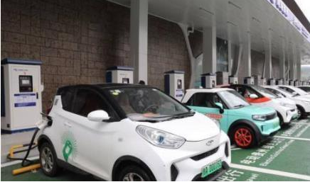沃爾沃汽車呼吁汽車行業標準化電動汽車充電