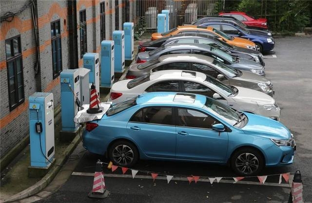 補貼延長2年！新能源汽車再獲政策利好，何小鵬表示“感謝政府”
