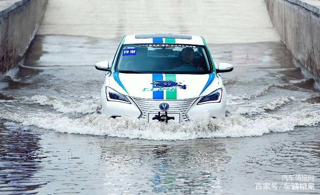 電動汽車過水路時，會不會有觸電的危險？