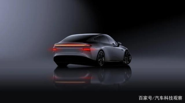 智能電動轎車角逐，小鵬P7正面對抗Model3