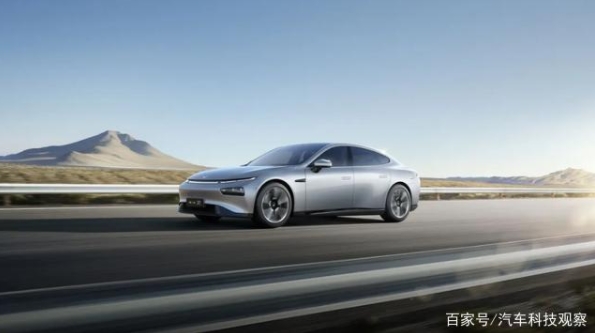 智能電動轎車角逐，小鵬P7正面對抗Model3