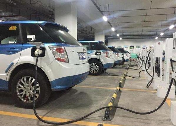為什么越來越多人買電動車？因為相比汽車，它具備3大優勢