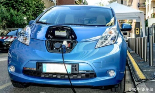 電動(dòng)汽車開到?jīng)]電再充，還是隨用隨充？做對了電池壽命延長十年