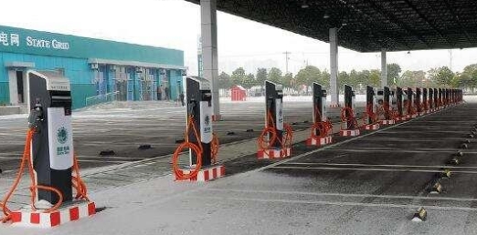 電動汽車，要求充電設施向高安全性、快速化、通用化目標靠近