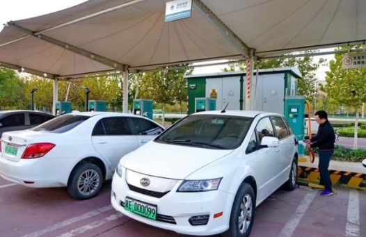 電動汽車，要求充電設施向高安全性、快速化、通用化目標靠近