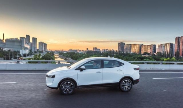 純電動(dòng)轎車(chē)什么牌子好空間大續(xù)航長(zhǎng)充電快長(zhǎng)城歐拉iQ宜家也宜商