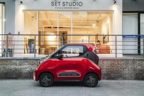 寶駿E200微型電動汽車，好開好停成短途代步出行神器