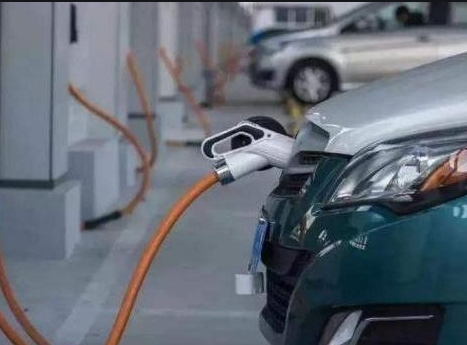 國(guó)六之后又一新政落地，燃油車不讓買，電動(dòng)車該怎么選？