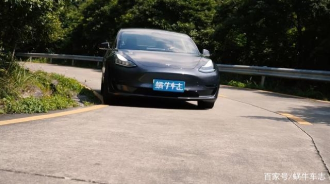 特斯拉Model3PK比亞迪漢EV，誰才是30萬最強電動轎車？