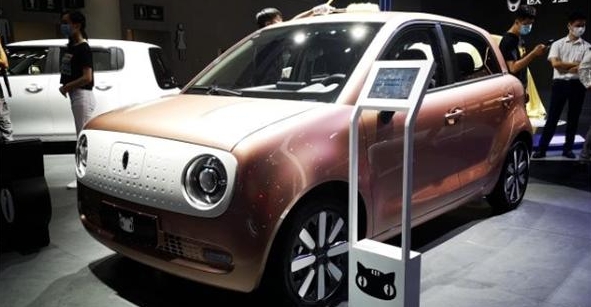 小電動汽車多少錢？看長城歐拉黑貓如何打造微型電動汽車新勢力