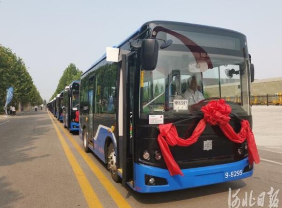 河北石家莊：24輛微公交純電動汽車駛入正定古城