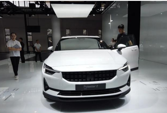 特斯拉不可戰勝？Model3在關鍵市場敗給了吉利沃爾沃的一款電動轎車
