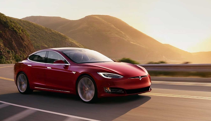 2020年特斯拉Model S 特斯拉在2020年的交付量將近500,000