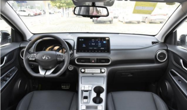 一款合資電動汽車，最高能跑500公里，0-50km/h加速為3.5秒