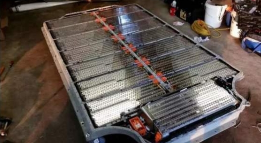 新能源技術(shù)突破！電動汽車有望突破1000公里續(xù)航，再也不怕冷