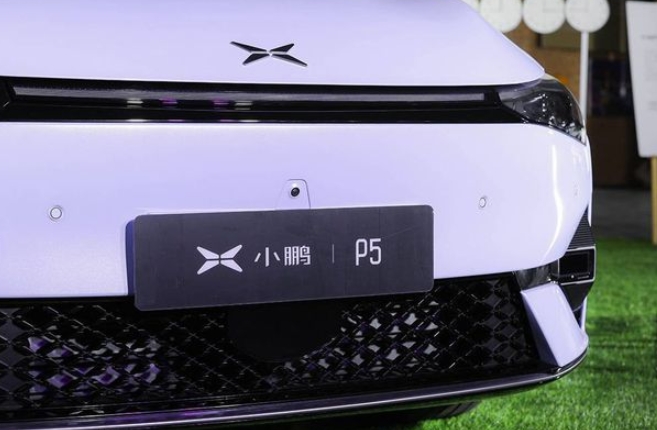 小鵬P5挑戰燃油車地位，電動汽車時代加速到來