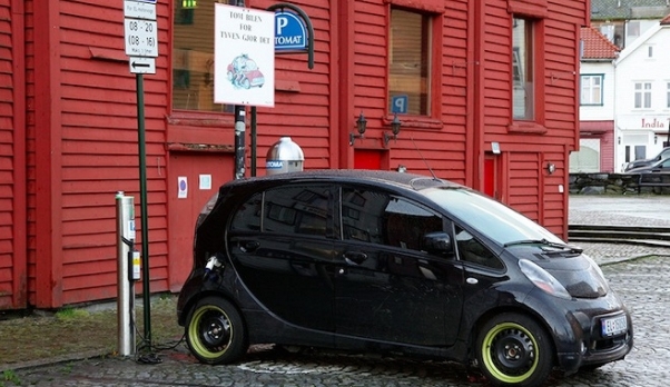 挪威電動車銷量已經(jīng)占新車銷量8成，電動車補貼政策或?qū)⑸?></div><br><p style=