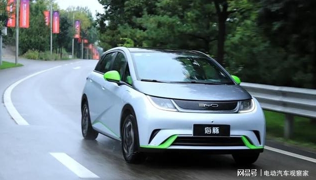 比亞迪海豚：10萬級家轎的電動殺手