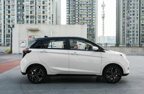 享受低碳健康出行，YOUNG光小新征戰新能源汽車市場