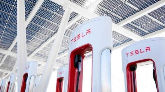 特斯拉向其他品牌電動汽車開放超級充電樁，荷蘭成為首個試點國家
