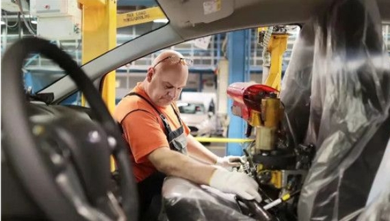 未來10年裁員50萬，電動化撼動歐洲汽車產業