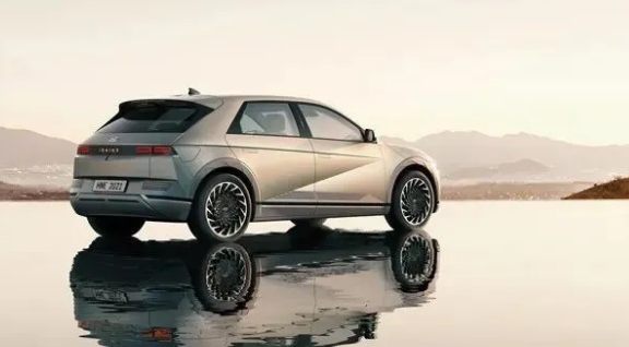 現代全新電動車IONIQ5亮相，能不能翻身就靠它了！