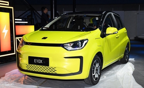 為小型電動汽車市場再添活力,思皓E10X震撼來襲