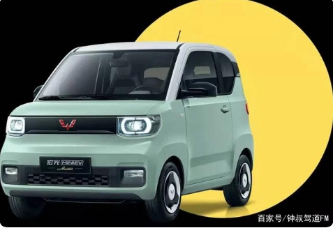 新能源車這個月賣瘋了，傳統車企轉型太慢了