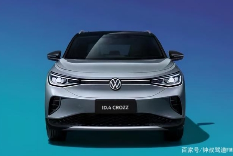新能源車這個月賣瘋了，傳統車企轉型太慢了