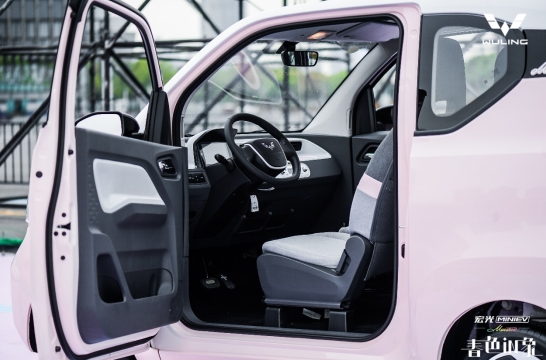 宏光MINIEV電動車銷量火爆，新能源車圈里屬它香
