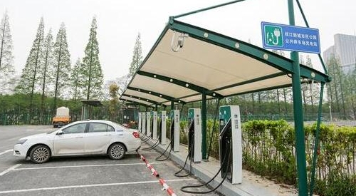 智能充電網讓新能源汽車“加速跑”