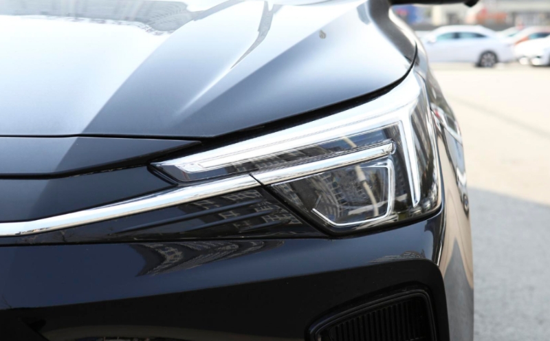 帶個大R標電動車，16.28萬起續航620公里，ER6啥來頭