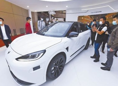 智能電動汽車閃亮登場（產經觀察）