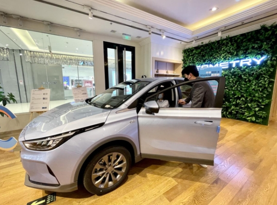 新能源瘋狂布局購物中心，有門店一個月賣30輛車