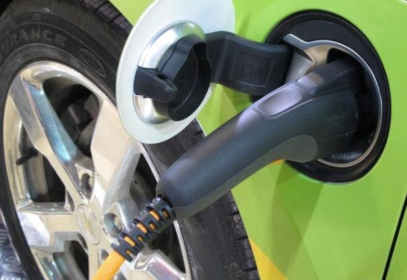 美國汽車工人聯(lián)合會呼吁讓電動汽車制造業(yè)回流