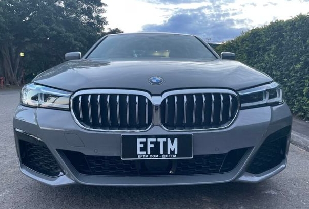 寶馬530eMSPORT評(píng)測(cè)：帶點(diǎn)電動(dòng)的豪華轎車
