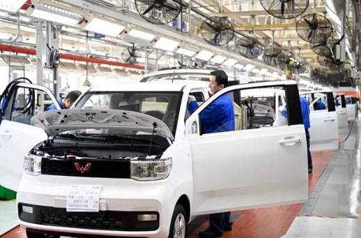 政策、市場雙輪驅動中國新能源汽車產銷量連續6年全球第一