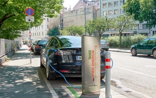 歐洲奮起直追押寶電動汽車，法國首個電池工廠選擇與中國合作