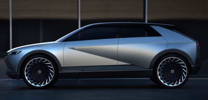 現代在電動汽車中挑逗“突破性”室內設計以與ModelY和Mach-E競爭