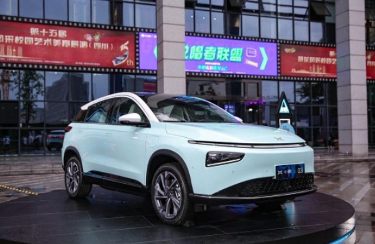 年輕人，你生命中的第一臺智能電動汽車小鵬G3加“i”升級了