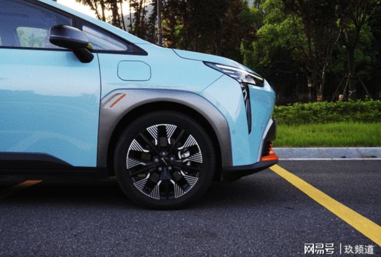 難以想象，一輛“十萬級”電動車，居然顛覆了大家的認知